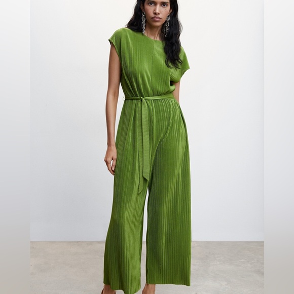 MANGO,  Green Pleated Jumpsuit! - Picture 1 of 17